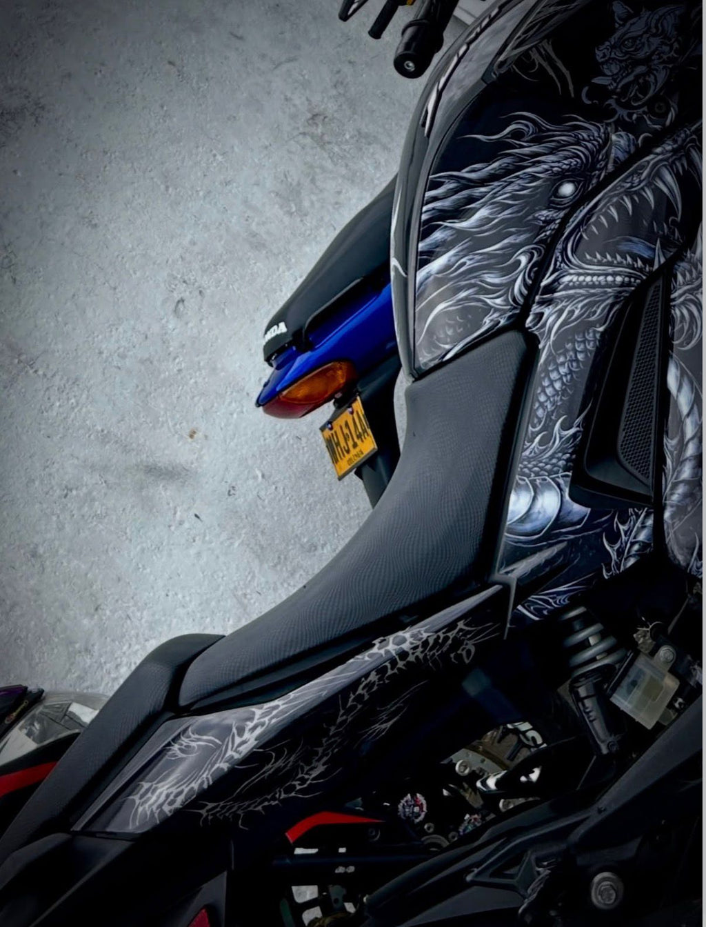 Dominar 250